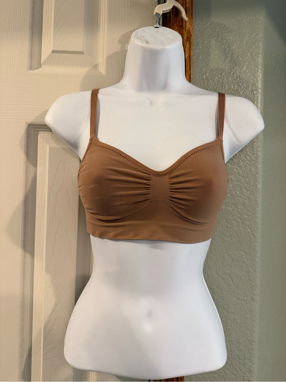 SKIMS Sculpting Seamless Bralette - Tan